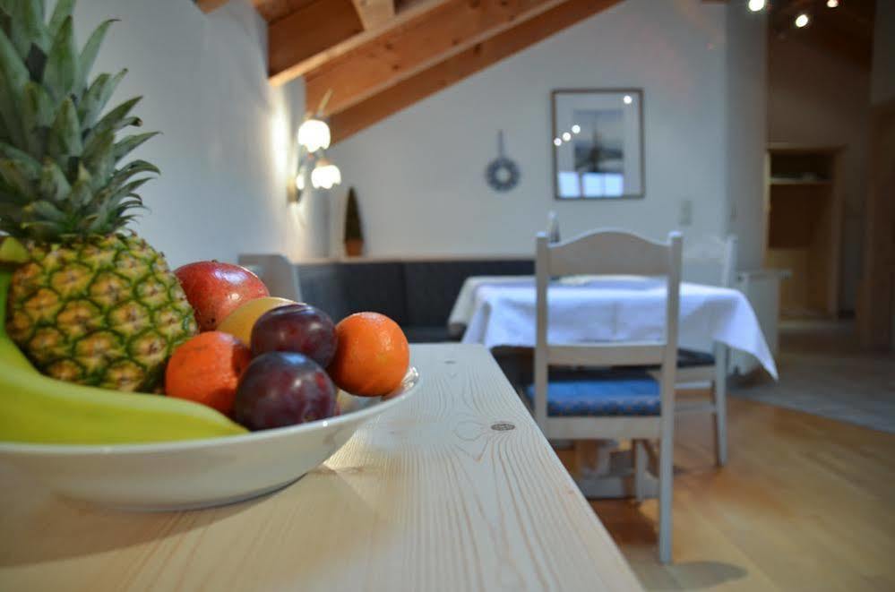 Hotel Restaurant Ferienwohnungen Alpenhof Übersee Esterno foto